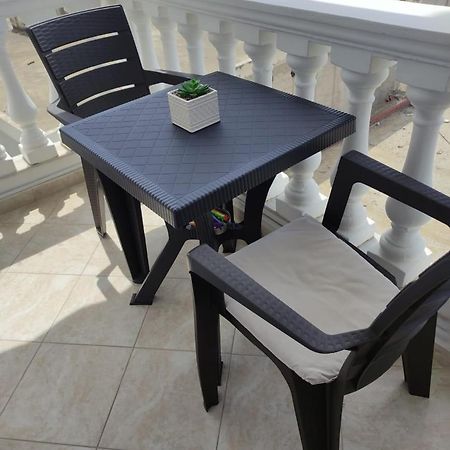 סרנדה Adam Apartments מראה חיצוני תמונה