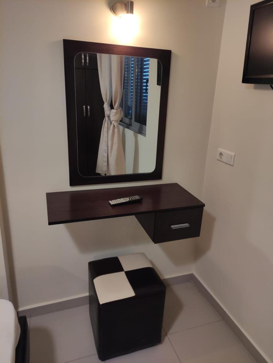 סרנדה Adam Apartments מראה חיצוני תמונה